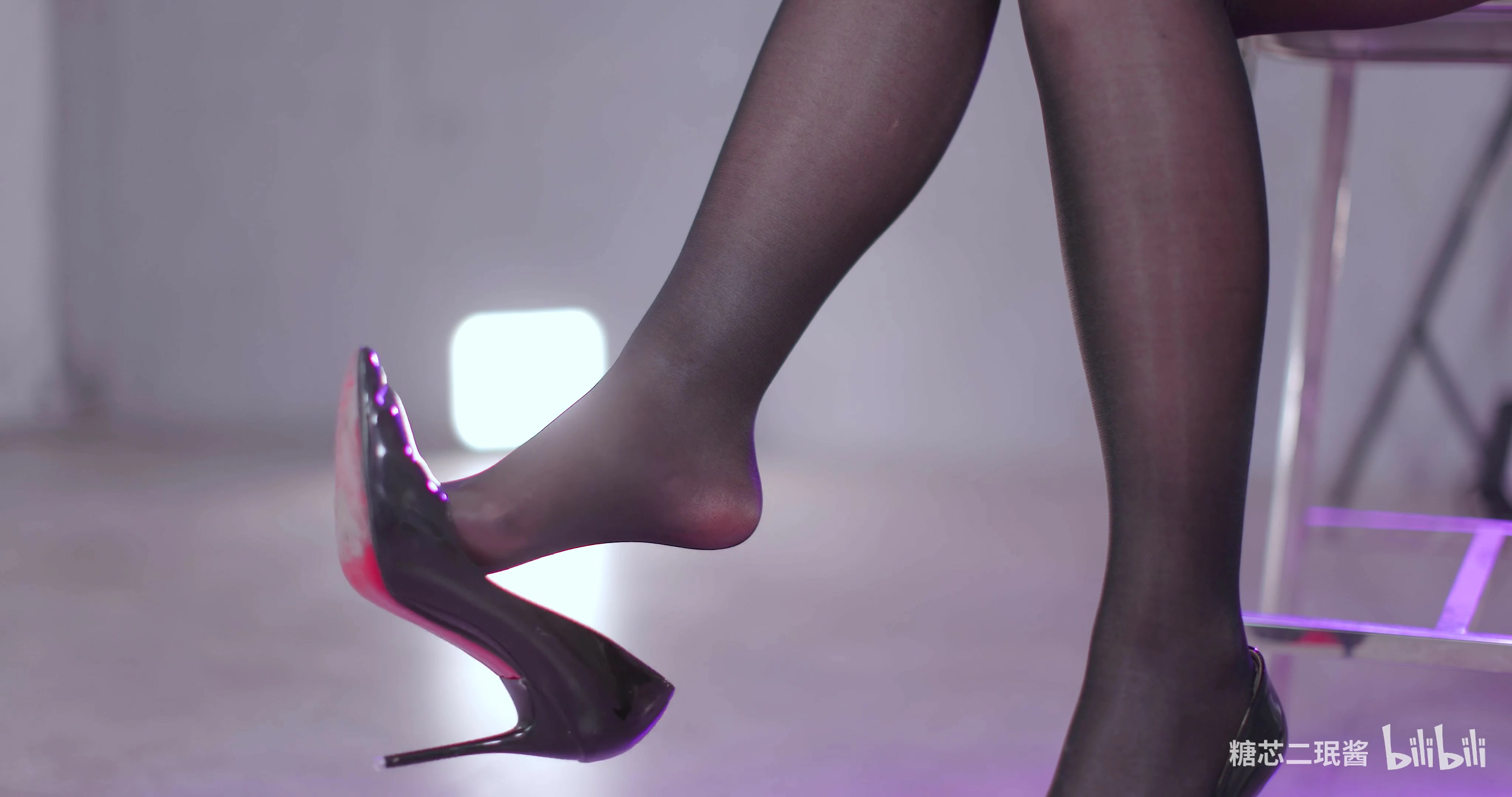 糖芯二珉酱充电视频全测评：疯癫美学与腿控福利的终极平衡