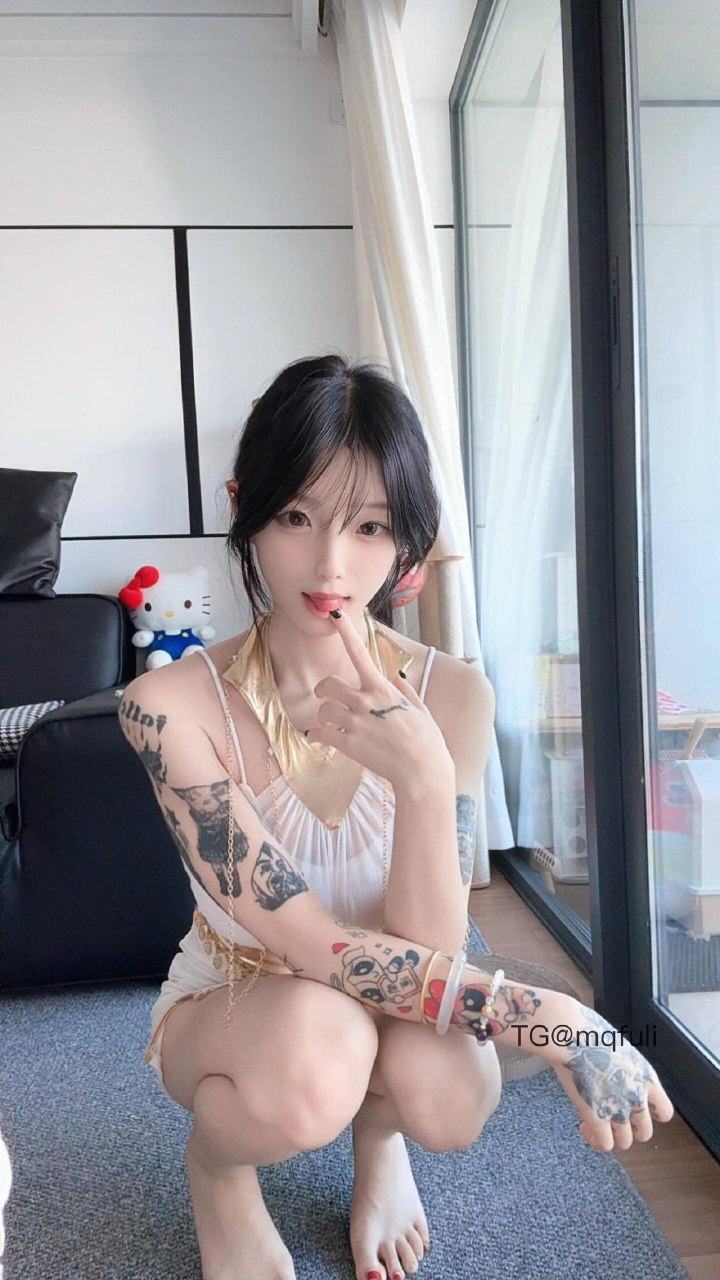 抖音提苦茶子岛遇日常：提苦茶子是方言里的提裤子，这个女孩把接地气和幽默写进了名字