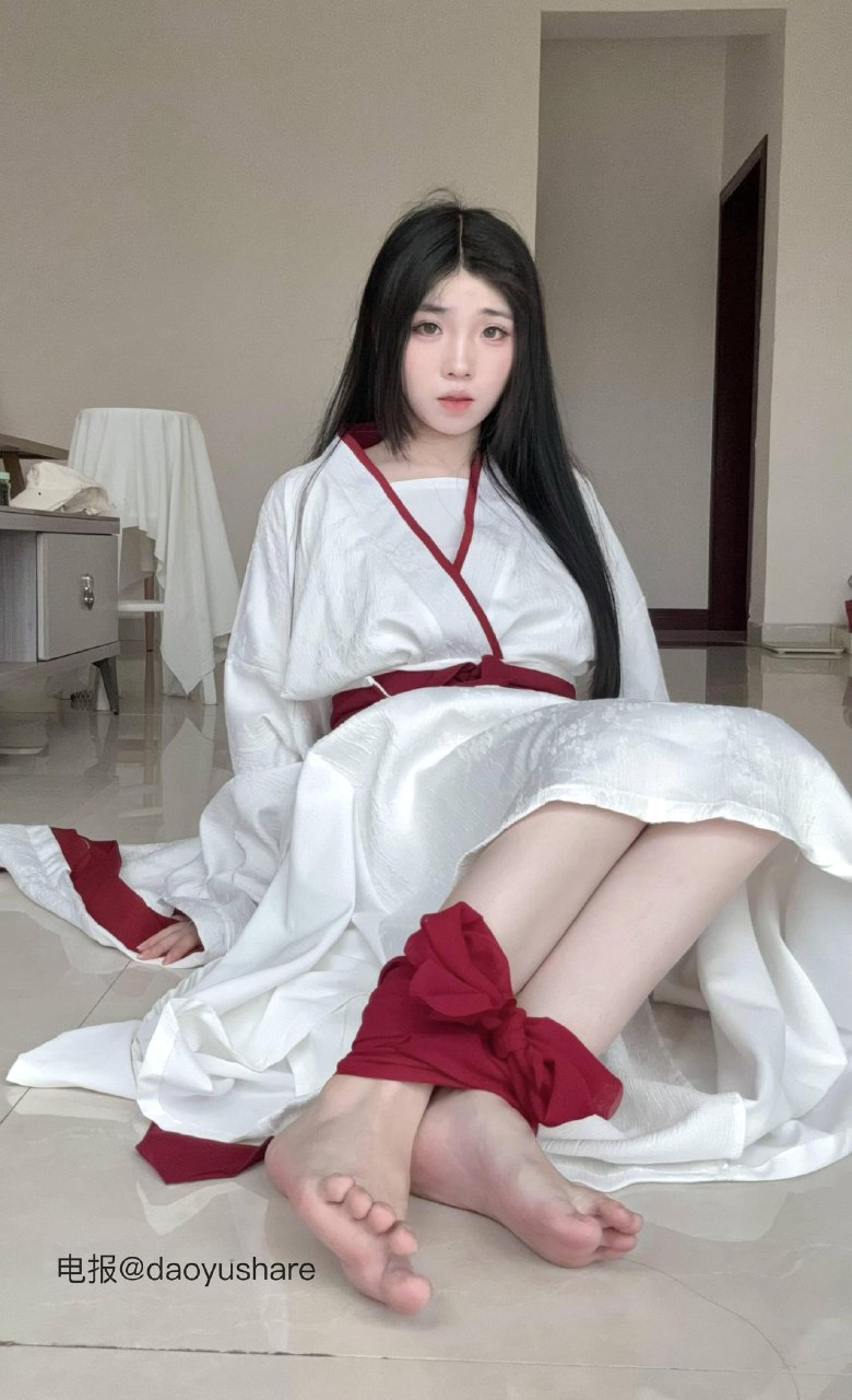  抖音小兮有点宅岛遇日常：小兮是她的名字，有点宅是她的状态，这个女孩把亲切和宅女属性揉在了一起