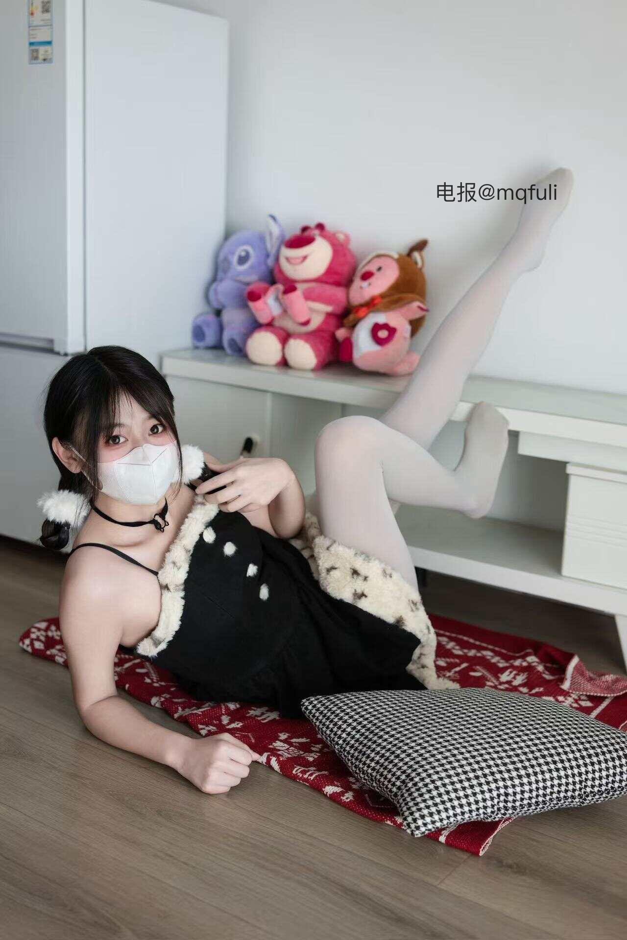 抖音椰子甜甜岛遇日常:椰子是热带水果,甜甜是她的味道,这个女孩把清爽和甜蜜揉在了一起