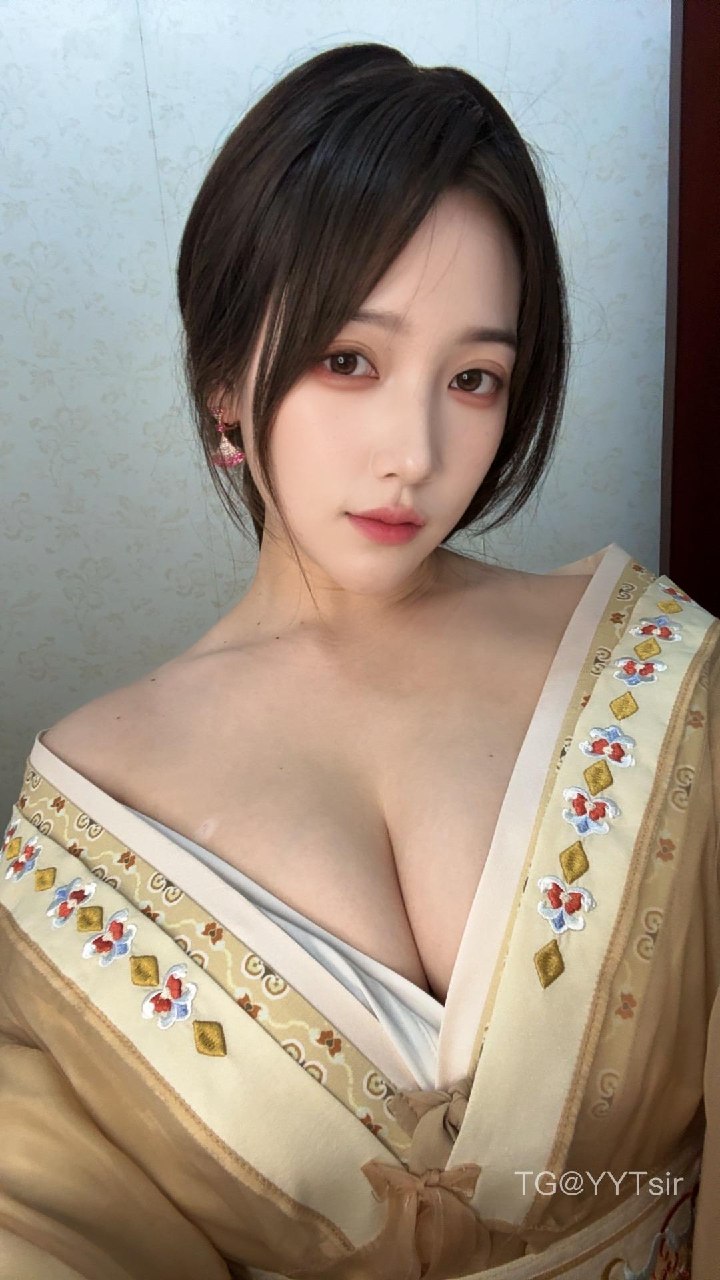  抖音可可西密语空间日常：可可是她的名字，西是西方的西，这个女孩把甜美和辽阔揉在了一起