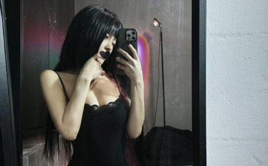 抖音BELLA贝拉密语空间日常:BELLA是美丽的意大利语,贝拉是她的中文名,这个女孩把国际范和亲切揉在了一起