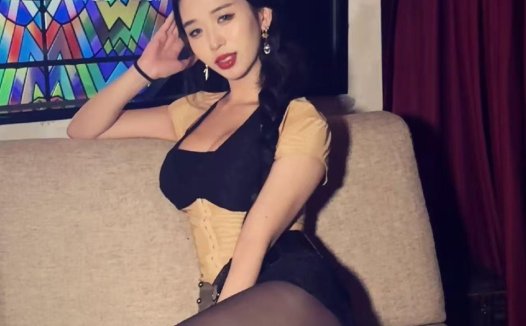 抖音紫紫密语空间日常:紫是紫色的紫,叠字让这份优雅多了一份亲切